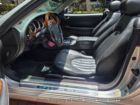 Used 2005 Jaguar XK8 Convertible RWD image 41
