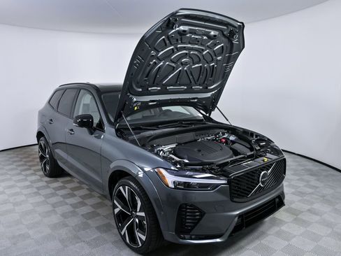 Certified 2026 Volvo XC60 B5 Ultra w/ Protection Package Premier image 37