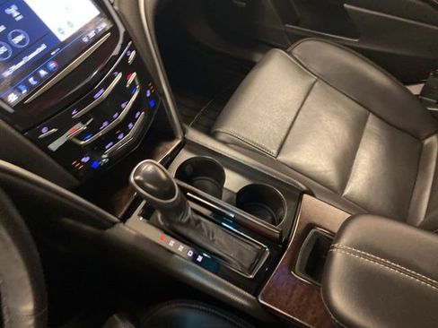 Used 2018 Cadillac XTS Luxury image 12