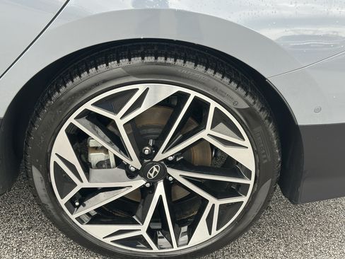 Used 2024 Hyundai Ioniq 6 Limited RWD image 18