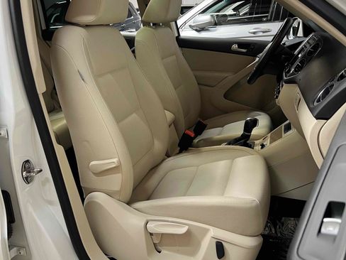 Used 2017 Volkswagen Tiguan Wolfsburg Edition FWD image 39