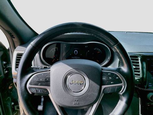 Used 2020 Jeep Grand Cherokee Altitude RWD image 13