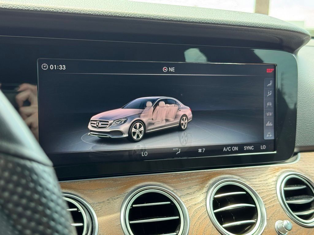 Used 2018 Mercedes-Benz E 400 4MATIC Sedan image 33