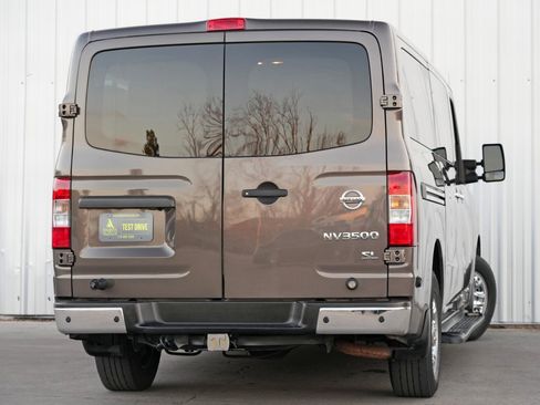 Used 2017 Nissan NV 3500 SL image 4
