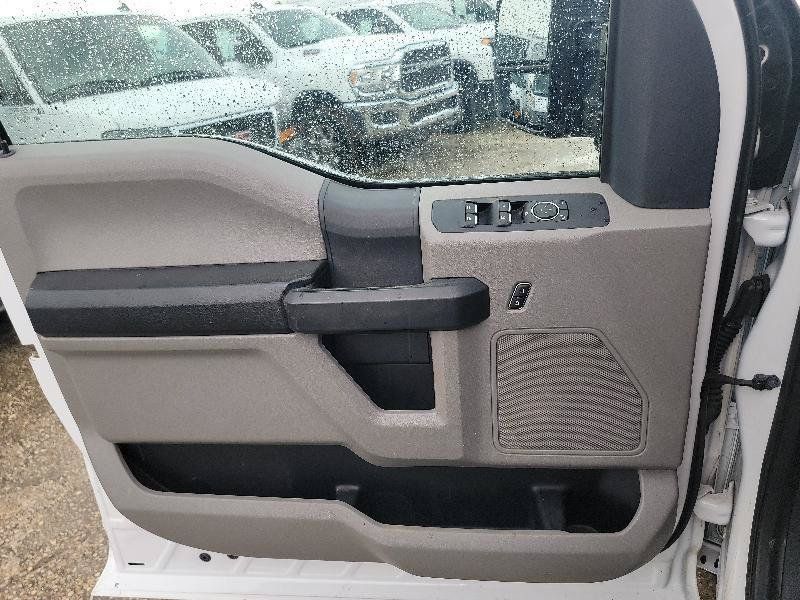 Used 2022 Ford F350 XL w/ Power Equipment Group RWD image 2