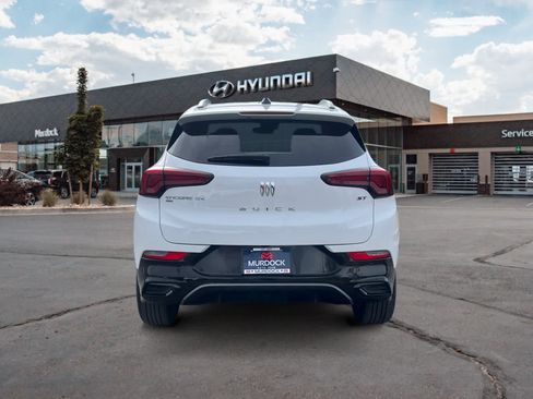 Used 2024 Buick Encore GX Sport Touring image 4