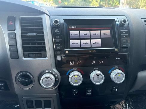 Used 2013 Toyota Tundra Limited w/ Memory Pkg AWD/4WD image 23