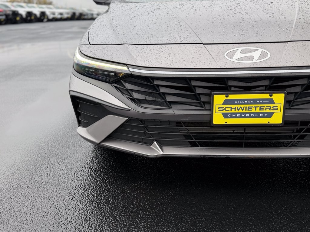 Used 2024 Hyundai Elantra SEL FWD image 4
