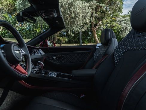 Used 2024 Bentley Continental GT Speed image 15