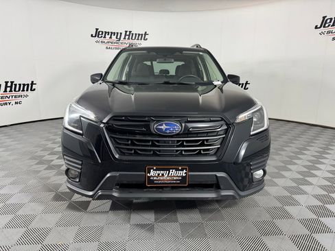 Used 2022 Subaru Forester Premium AWD/4WD image 4