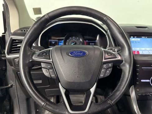 Used 2016 Ford Edge Titanium image 26