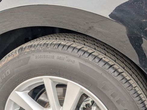 Used 2025 Toyota Camry SE image 29