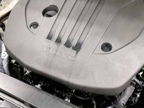 Certified 2023 Volvo XC60 B5 Plus w/ Protection Package Premier image 35