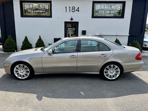 Used 2008 Mercedes-Benz E 350 4MATIC Sedan image 2