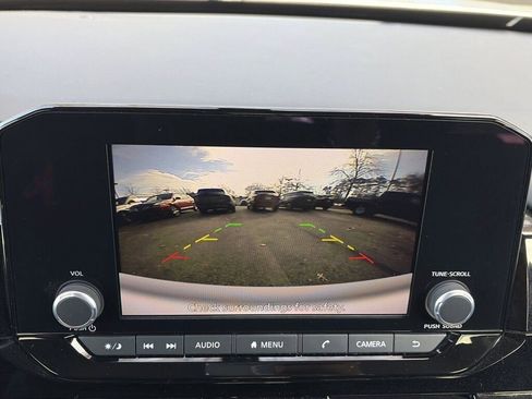 Certified 2025 Nissan Pathfinder SV image 14