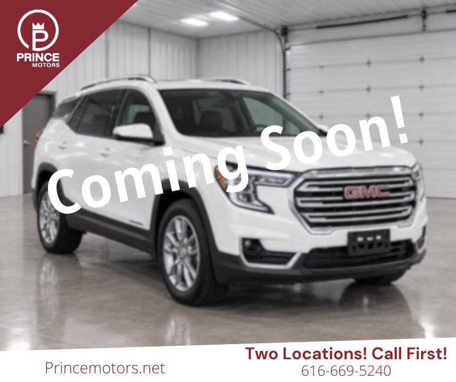 Used 2022 GMC Terrain SLT AWD/4WD image 1