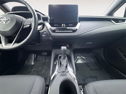 Used 2024 Toyota Corolla SE w/ SE Package image 11