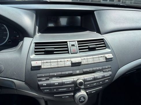 Used 2010 Honda Accord EX-L image 6