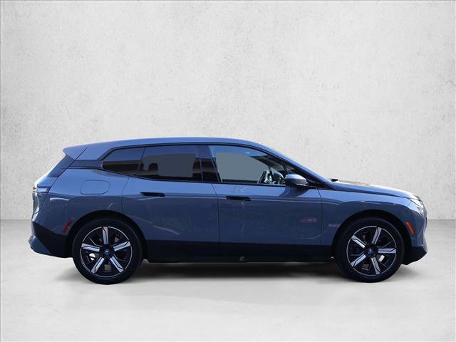 Used 2023 BMW iX xDrive50 w/ Sport Package AWD/4WD image 5
