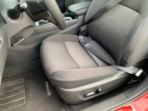 Used 2024 Nissan Altima 2.5 SV image 22