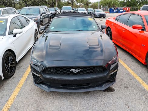 Used 2022 Ford Mustang Premium RWD image 5