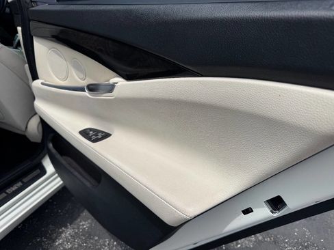 Used 2012 BMW 550i Gran Turismo w/ Convenience Pkg image 7