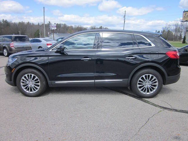 Used 2018 Lincoln MKX Select w/ Select Plus Package AWD/4WD image 2