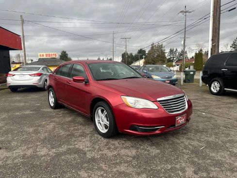 Used 2011 Chrysler 200 Touring image 4