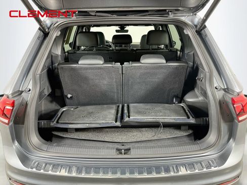 Used 2024 Volkswagen Tiguan SE R-Line FWD image 9