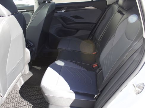 New 2026 Volkswagen Tiguan SE AWD/4WD image 25