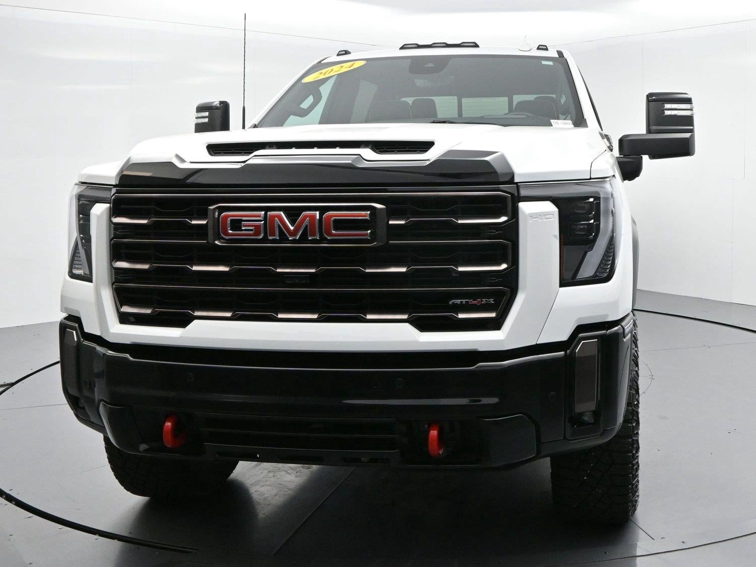Used 2024 GMC Sierra 2500 AT4X AWD/4WD image 2