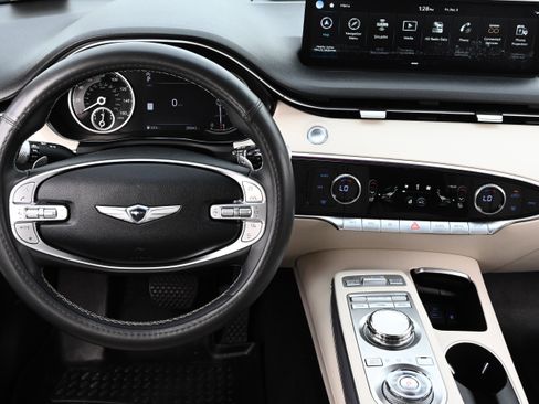 Used 2024 Genesis GV70 2.5T w/ Advanced Package image 13