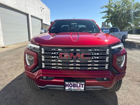 Used 2025 GMC Canyon Denali image 8