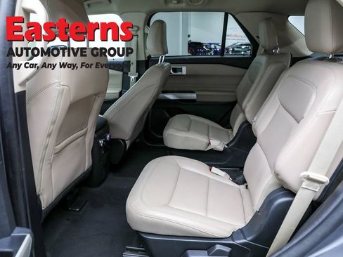 Used 2022 Ford Explorer XLT w/ Equipment Group 202A image 21