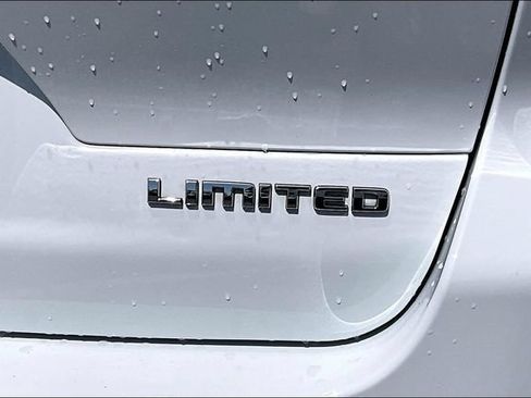 Used 2023 Jeep Grand Cherokee L Limited w/ Trailer Tow Group (B) AWD/4WD image 24