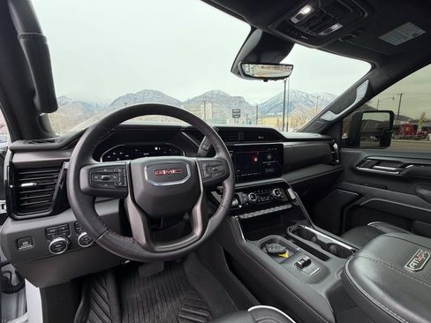 Used 2025 GMC Sierra 2500 AT4X w/ AT4X AEV Edition image 17