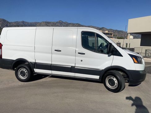 Used 2017 Ford Transit 250 130 Low Roof image 5