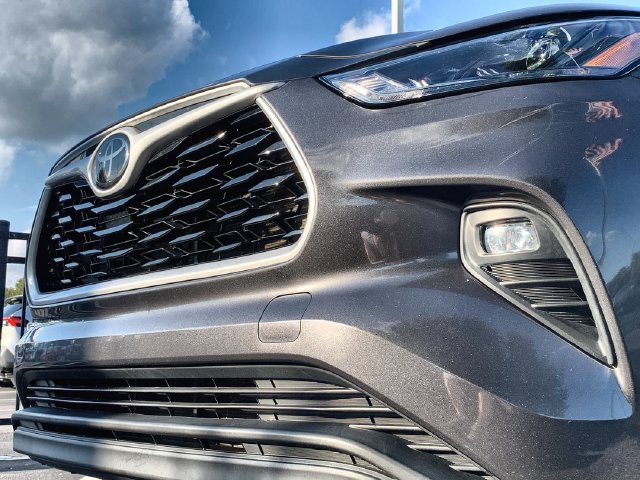 Used 2023 Toyota Highlander XLE FWD image 45