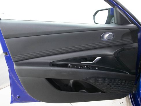 Used 2025 Hyundai Elantra SEL FWD image 19