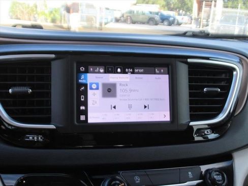 Certified 2024 Chrysler Voyager LX image 22