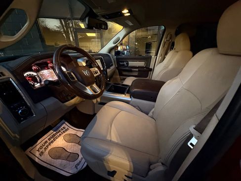 Used 2013 RAM 2500 Laramie w/ Convenience Group image 11