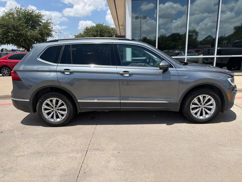 Used 2018 Volkswagen Tiguan SE FWD image 5