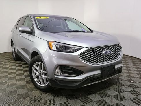 Used 2024 Ford Edge SEL w/ Convenience Package image 3