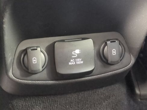 Used 2020 Hyundai Santa Fe Limited AWD/4WD image 17