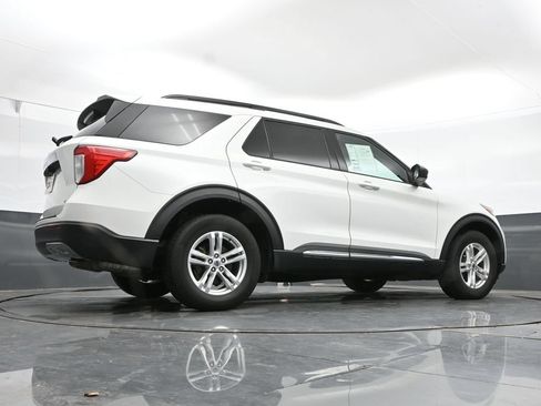 Used 2020 Ford Explorer XLT w/ Equipment Group 202A AWD/4WD image 43