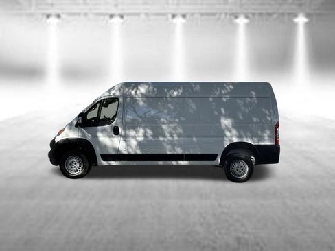 Used 2025 RAM ProMaster 2500 w/ Convenience Group FWD image 4
