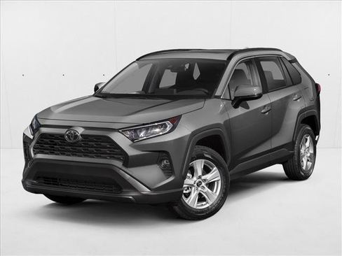 Used 2021 Toyota RAV4 XLE FWD image 1