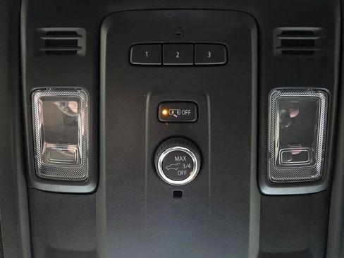 Used 2022 Chevrolet Suburban LT AWD/4WD image 48