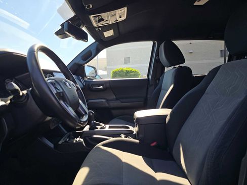 Used 2022 Toyota Tacoma TRD Off-Road image 20