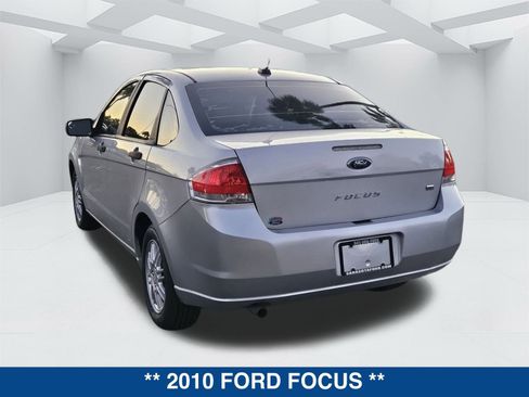 Used 2010 Ford Focus SE image 6